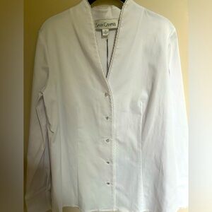 Lovely blouse by Sara Campbell in size 12. NWT